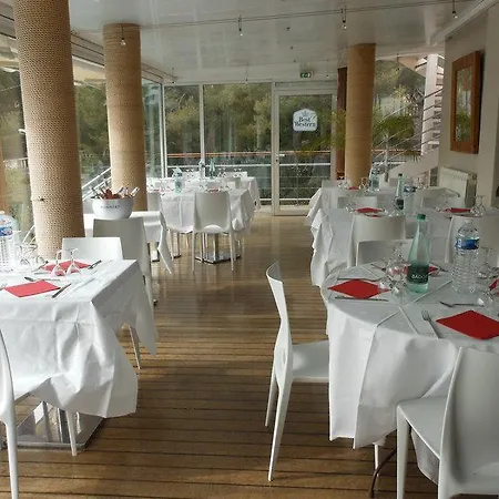 酒店 Western La Rade 3*