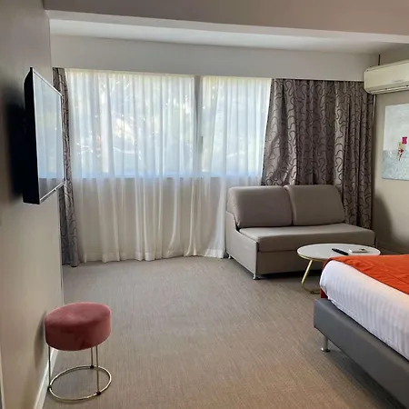 Western La Rade 3* 卡西斯