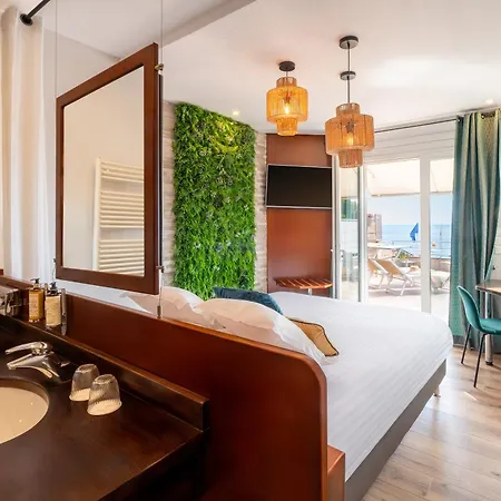 Western La Rade 酒店 3*