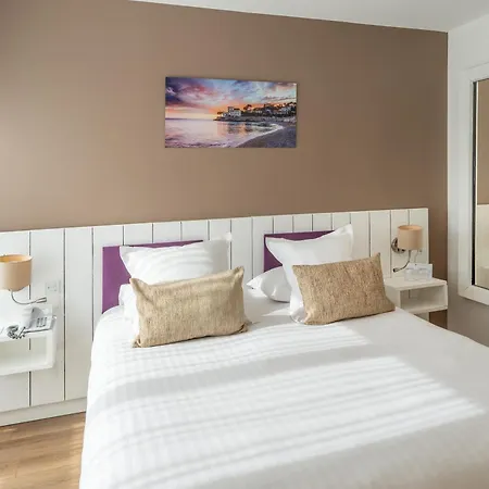 فندق Western La Rade 3*