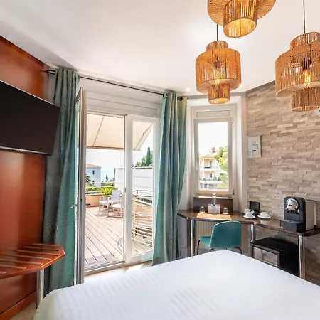 فندق Western La Rade 3*