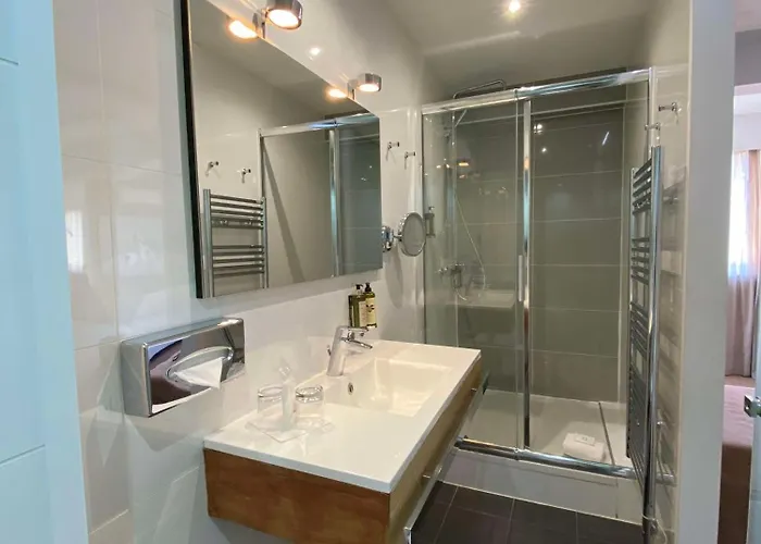 Western La Rade Szálloda 3*