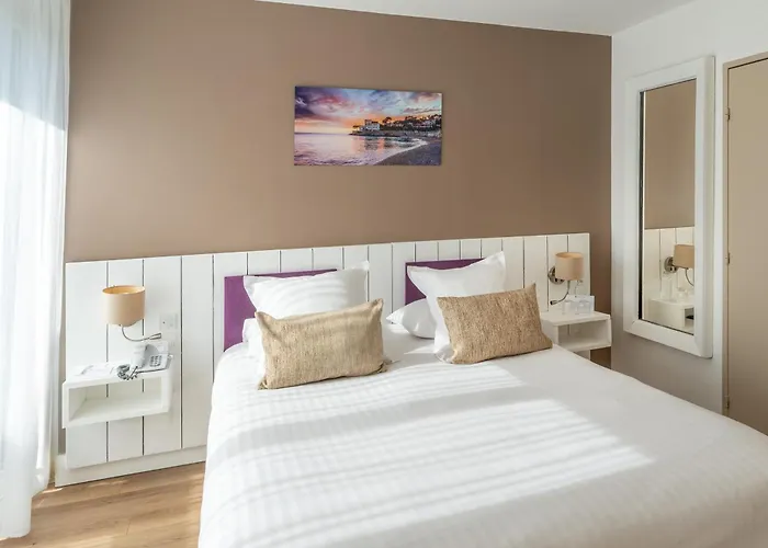 Szálloda Western La Rade 3*