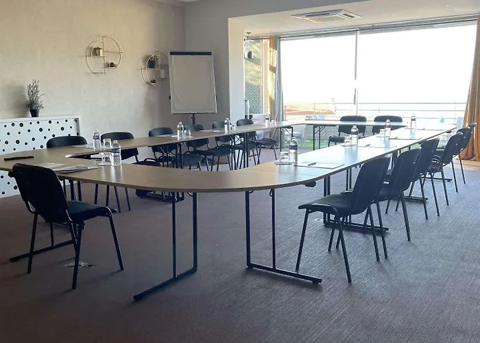 Western La Rade Szálloda