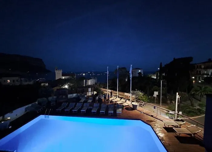 Western La Rade Szálloda 3*
