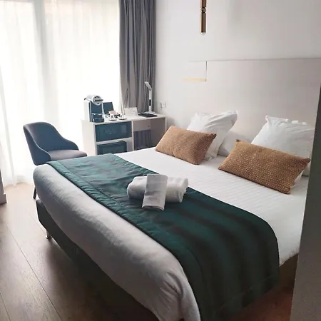 Western La Rade Hotel
