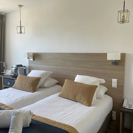 Отель Western La Rade 3*