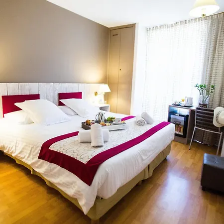 Western La Rade Hotel 3*