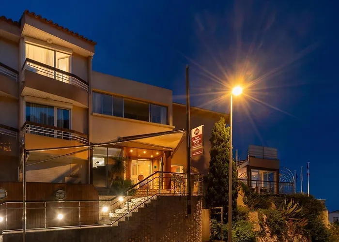 فندق Western La Rade 3*