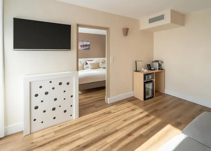 Western La Rade 3* Cassis