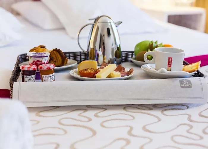 Отель Western La Rade Каси