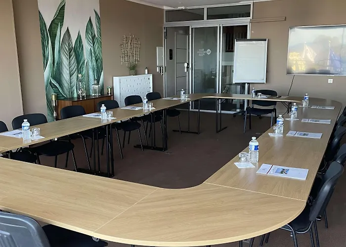 Western La Rade كاسيس